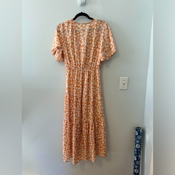 NWOT Peach Floral Tiered Midi Dress - M - Picture 5 of 12